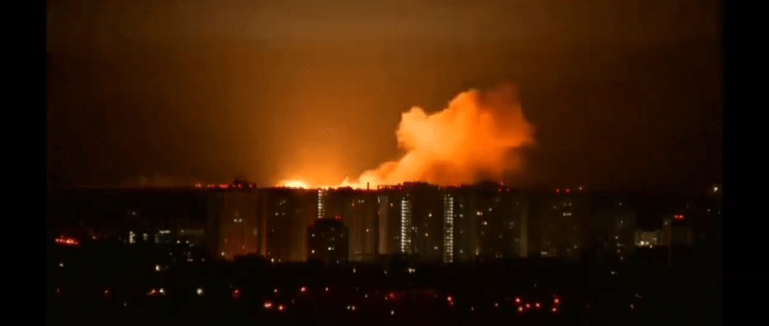 Десятки вибухів: дрони атакували Краснодарський край РФ, під ударом могла опинитися військова авіабаза (відео)