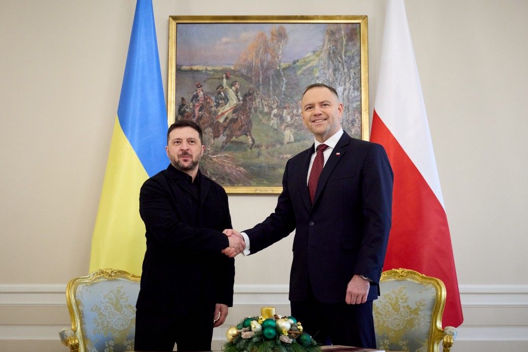 Через УПА: Зеленського можуть позбавити найпрестижнішого польського ордена, — Навроцький