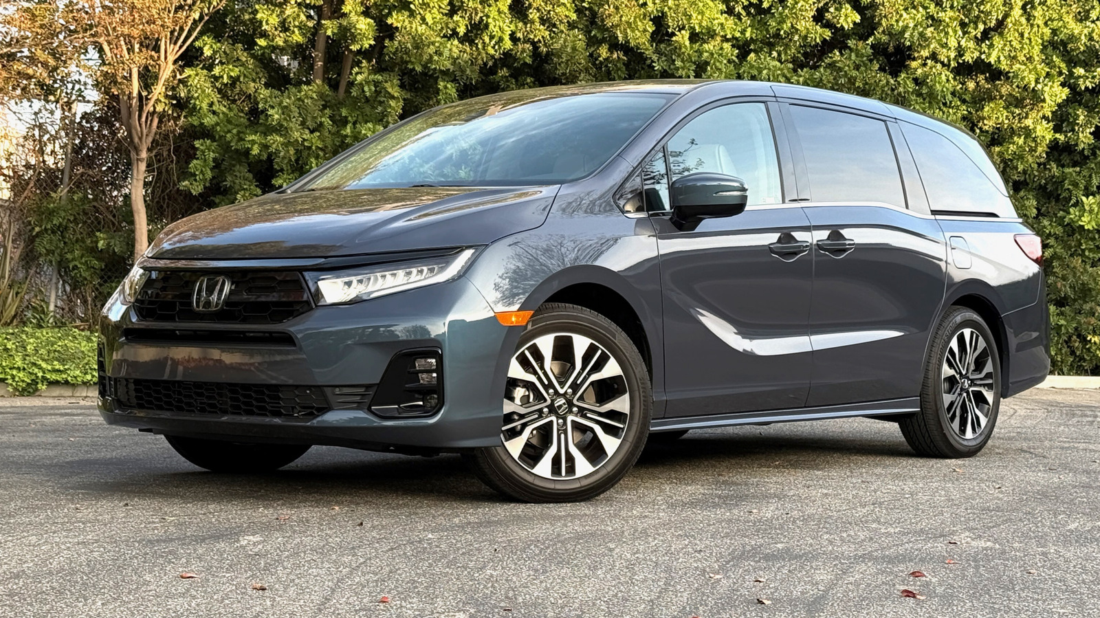 Комфортно, надійно, економно: названо 4 найкращі мінівени 2026 року (відео)