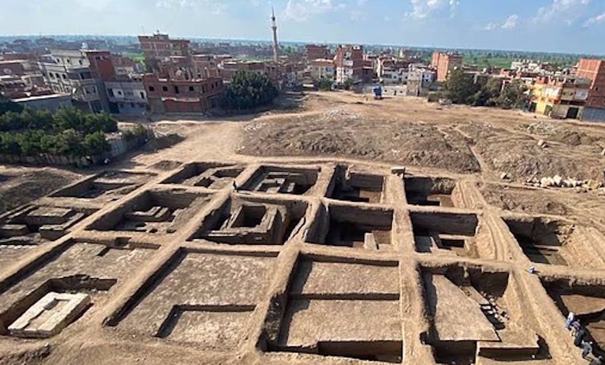 Відсутній фрагмент біблійної історії: біля Червоного моря знайдено статую, пов'язану з Мойсеєм