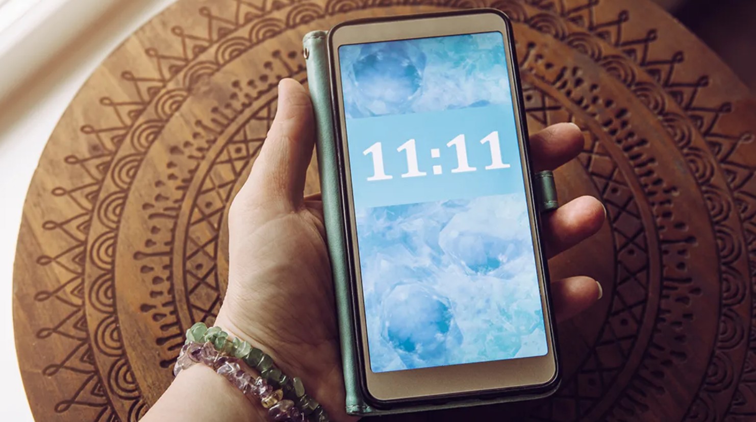 Постійно бачите на годиннику "11:11": ви могли стати жертвою