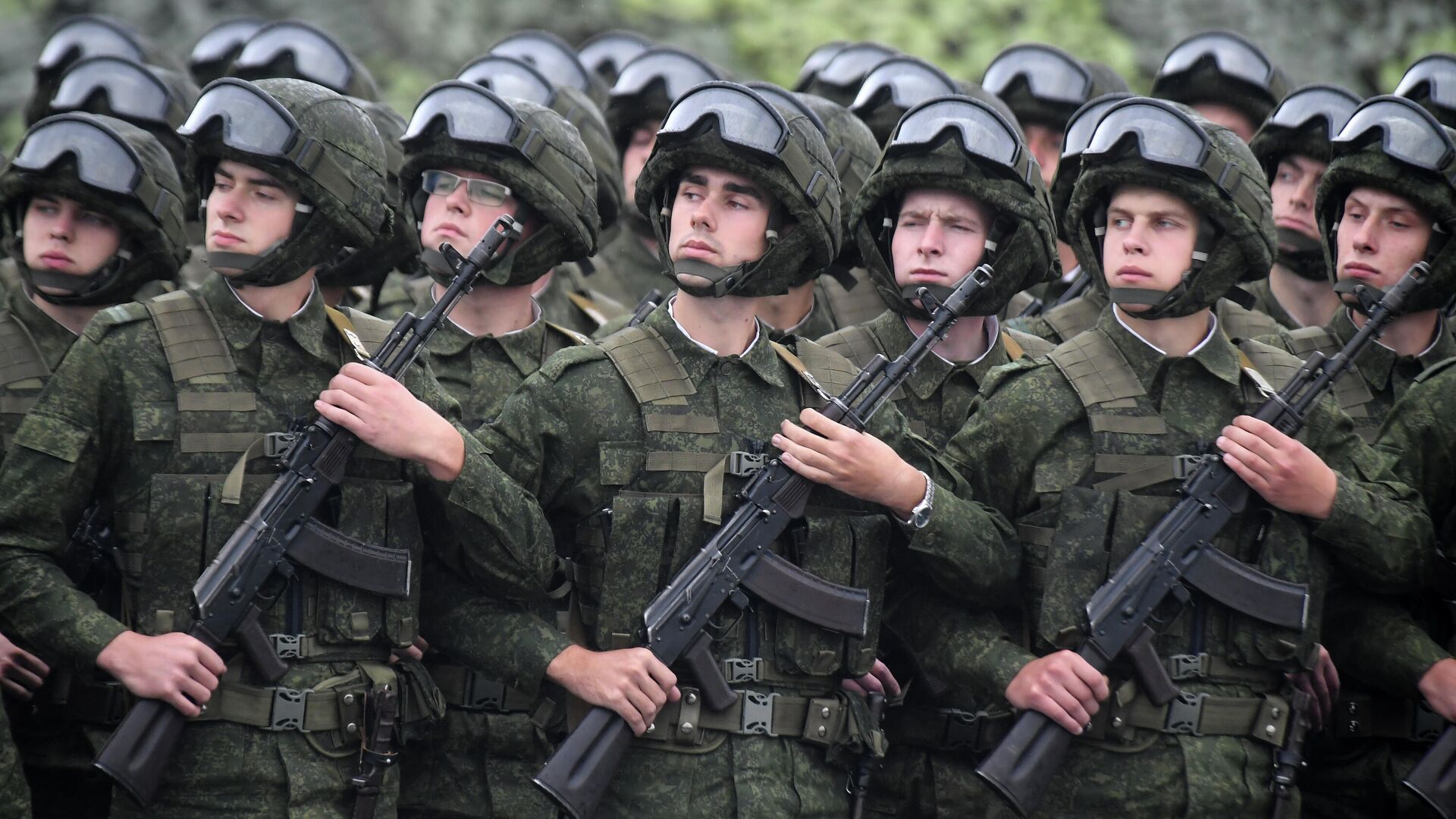 Готовится экстренное обращение путина на фоне прибытия российских войск в беларусь