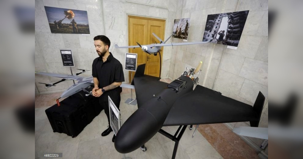 Несе вибухівку на 1400 км: в Україні показали новітній ударний дрон 