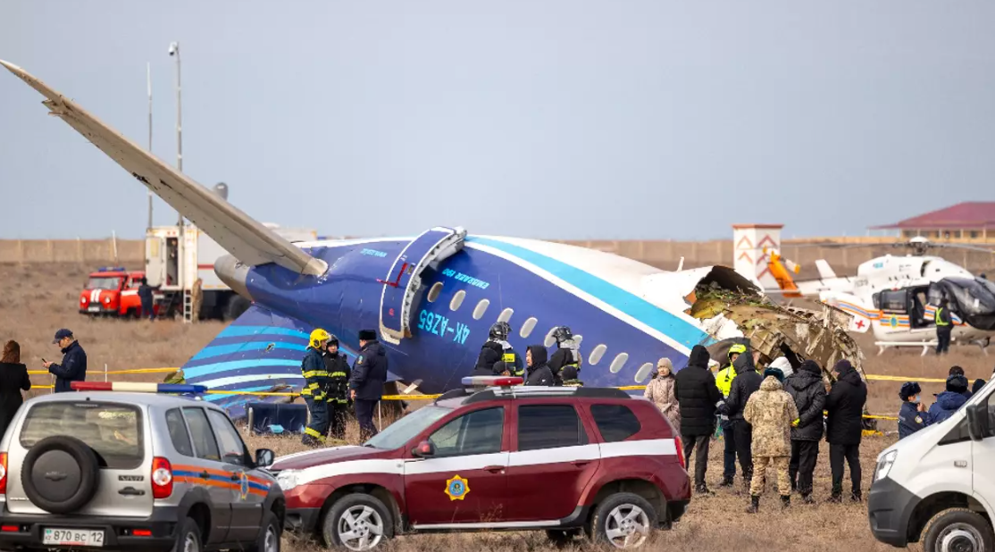 Катастрофа самолета Azerbaijan Airlines в Актау: судно повредили еще до крушения, – отчет