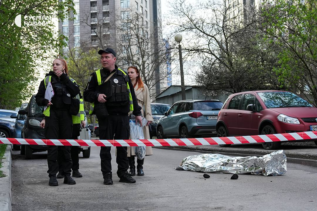 Був добрим і завжди посміхався: у лікарні помер двірник, який постраждав під час теракту в Києві