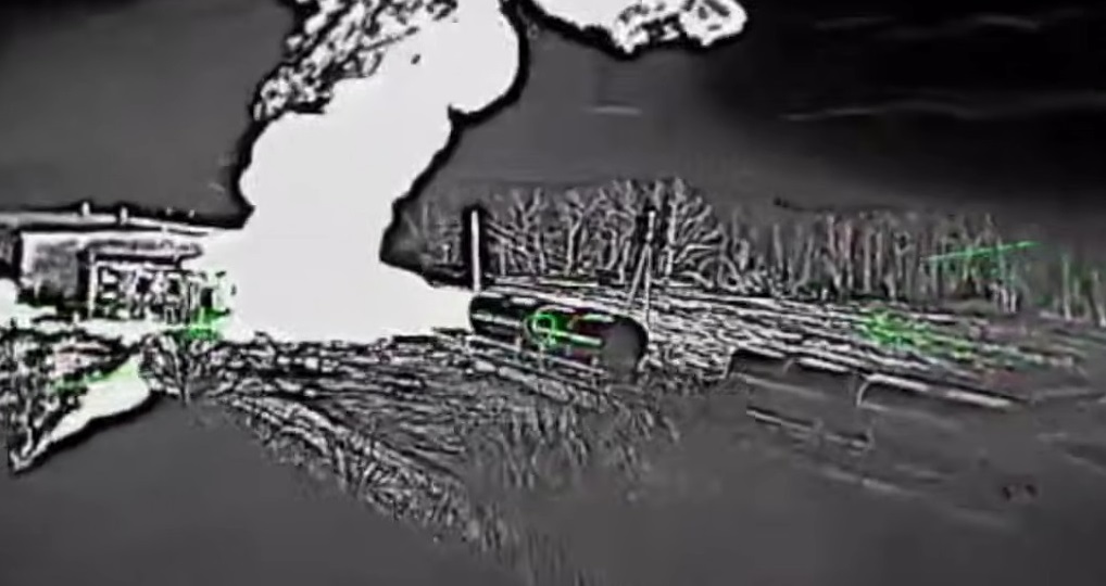 Спрацювали українські дрони: ЗСУ знищили ворожі ешелони з пальним під Луганськом (відео)