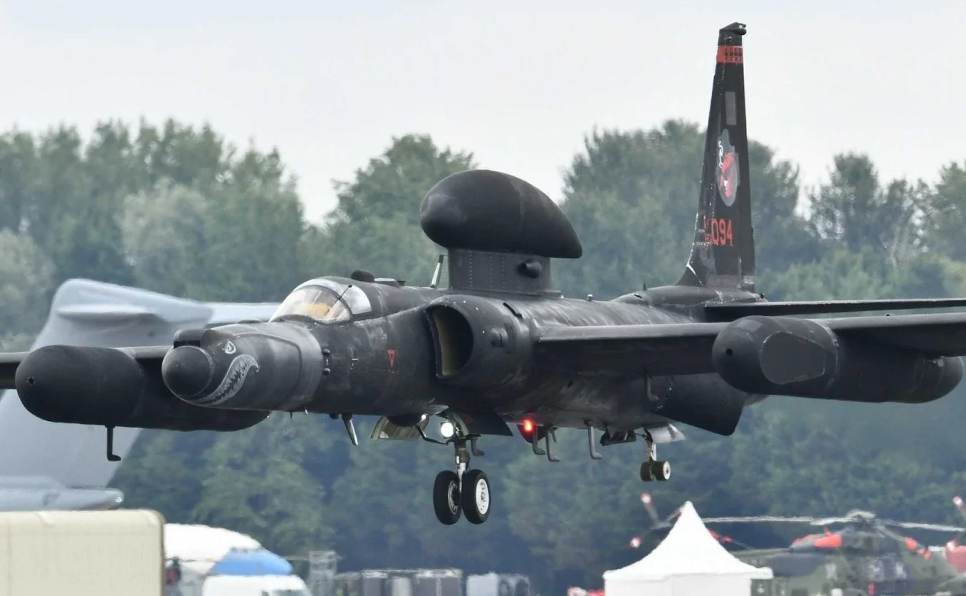 Полет "Серебряного Дракона": ВВС США показали сверхсекретный самолет U-2 Dragon Lady (видео)