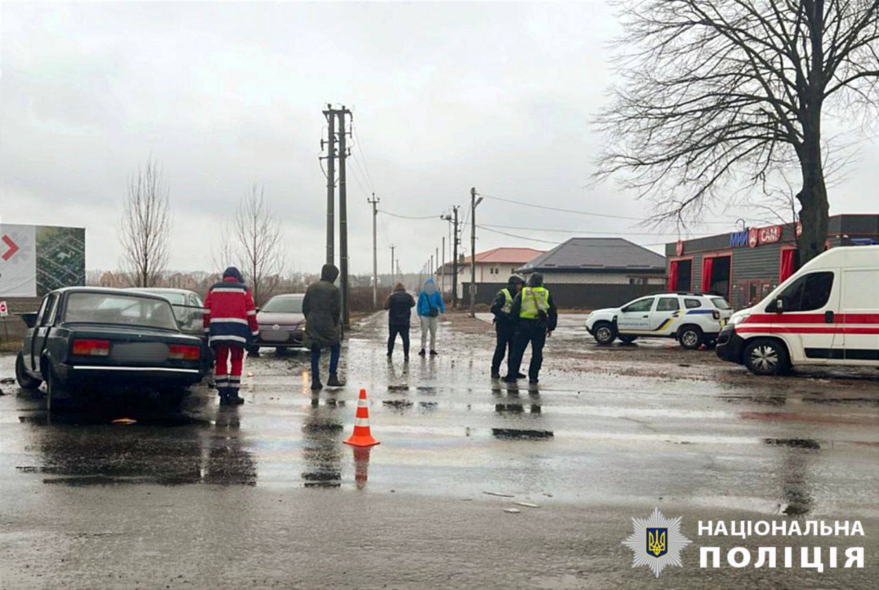 Пьяная водитель устроила аварию под Киевом: госпитализировали пять человек  (фото)