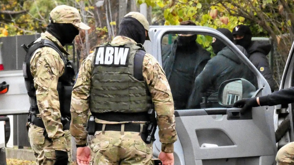 Шпигуни діють агресивніше: ЗМІ розповіли, як російські агенти викрадають оборонні секрети ЄС