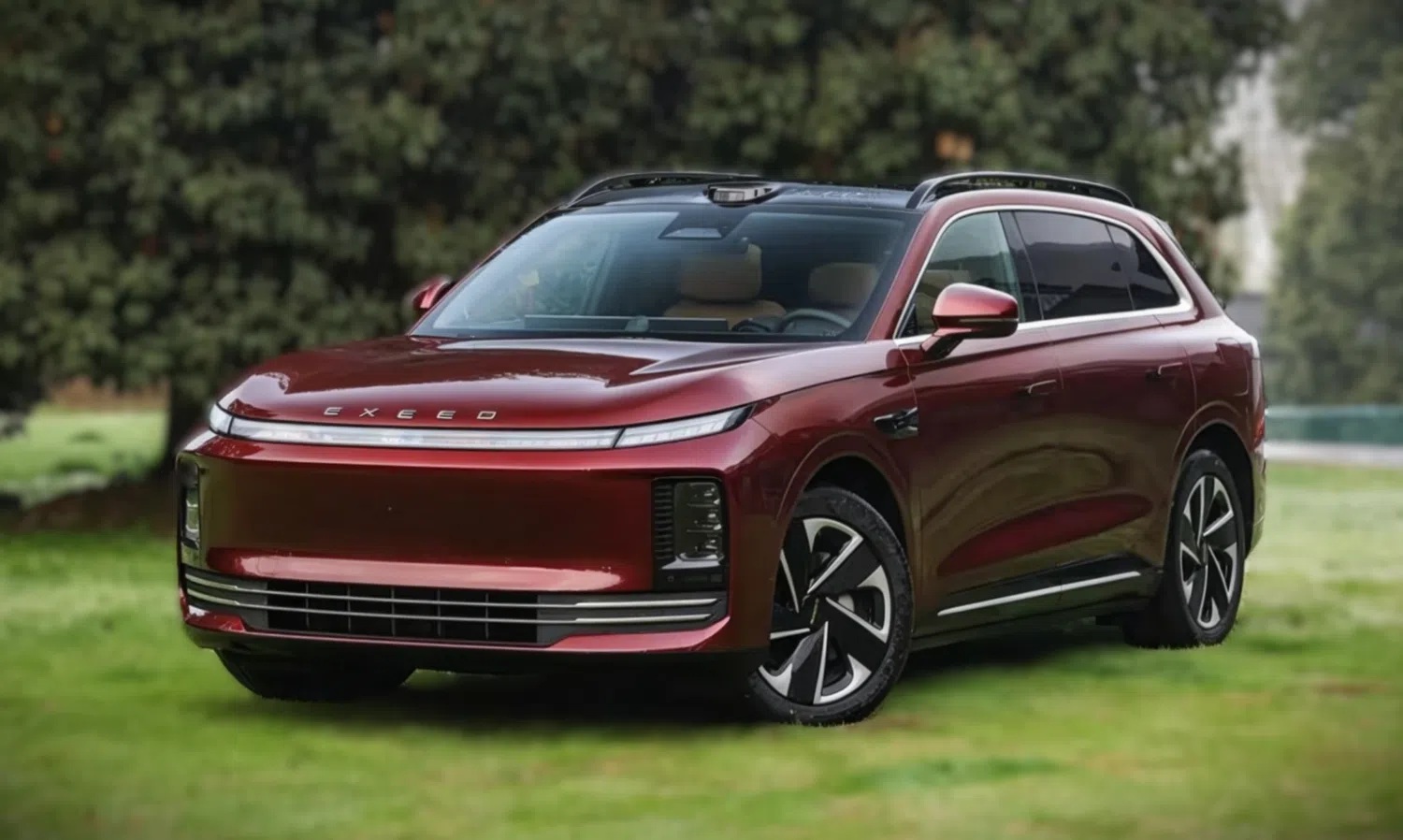 Запас ходу до 1520 км і авіаційні гальма: Chery показала люксовий електрокросовер (фото)