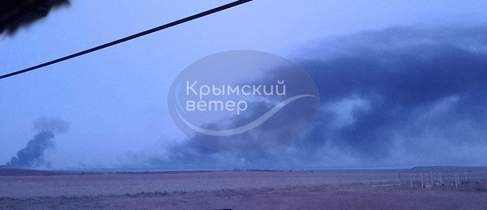 Под Севастополем прозвучали взрывы: на нефтебазе начался масштабный пожар, — соцсети (фото)