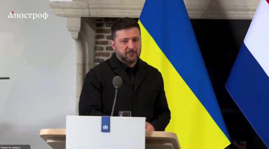 Перекладач Зеленського потрапив у конфуз під час пресконференції (відео)