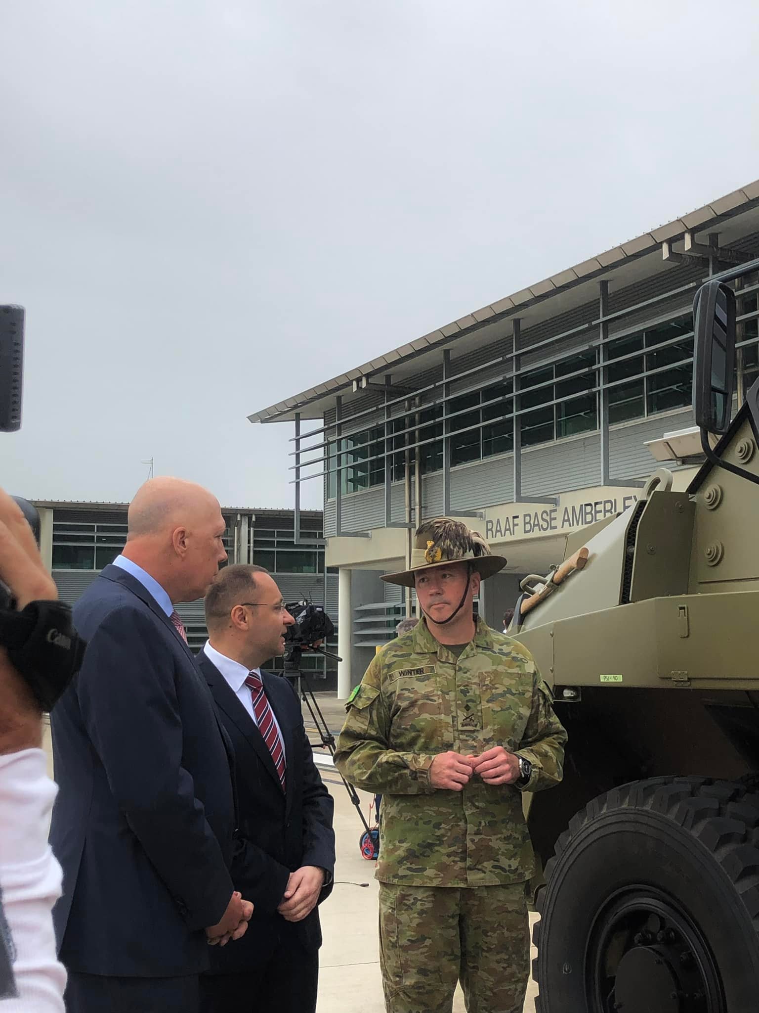 В Украину отправили первые БТР Bushmaster из Австралии: как везли технику  (фото)