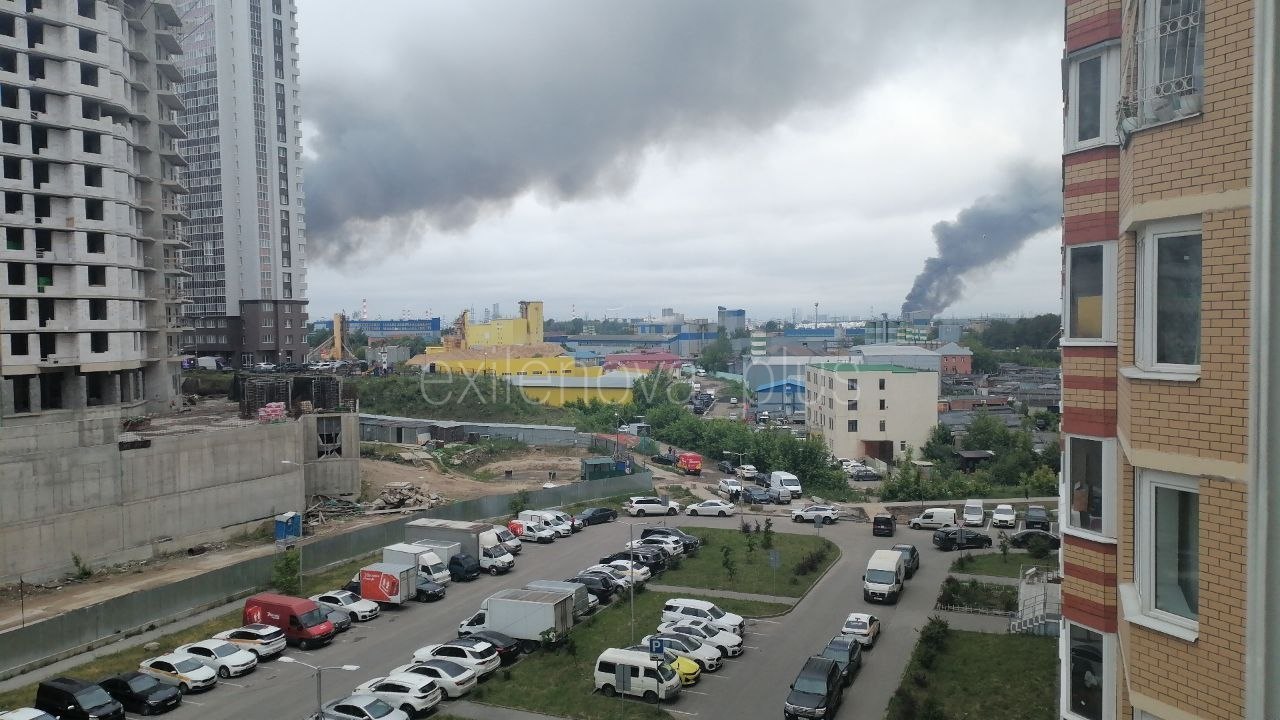 Дрони завдали ударів по Москві та Московській області: у Гуковому горить нафтовий склад (відео)