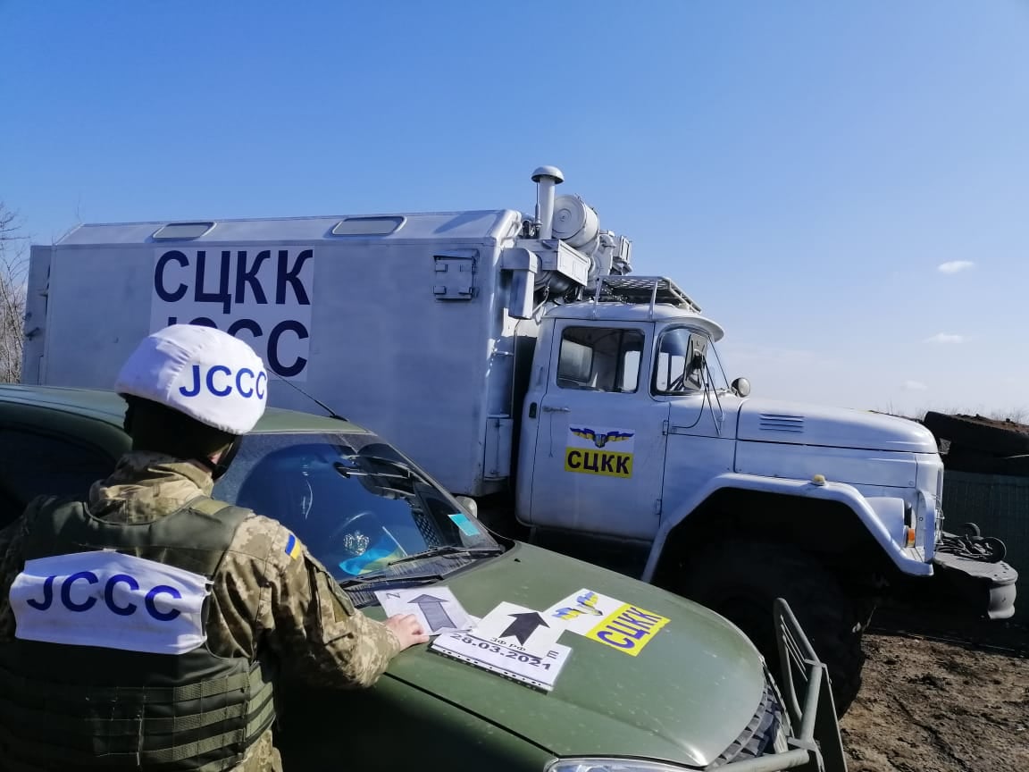 Украинская сторона. Грузовик СЦКК. Украинские автомобили. Автомобили СЦКК Украины.