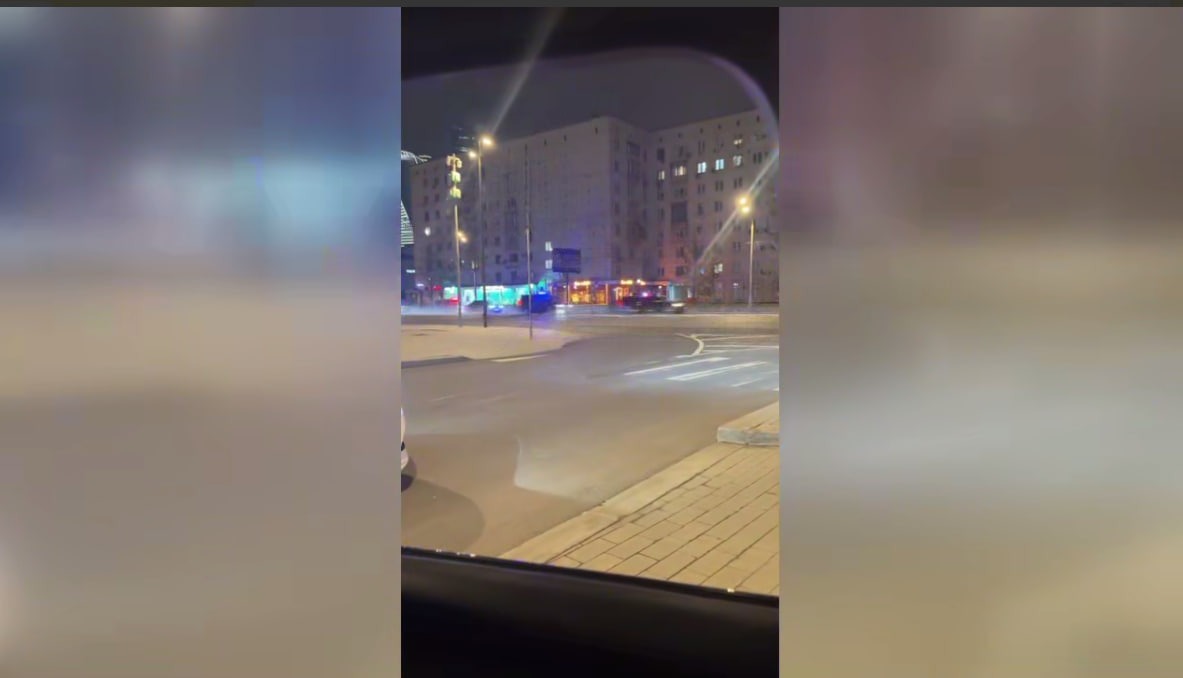 Посеред ночі: кортеж Путіна нібито терміново поїхав до Кремля, — соцмережі (відео)