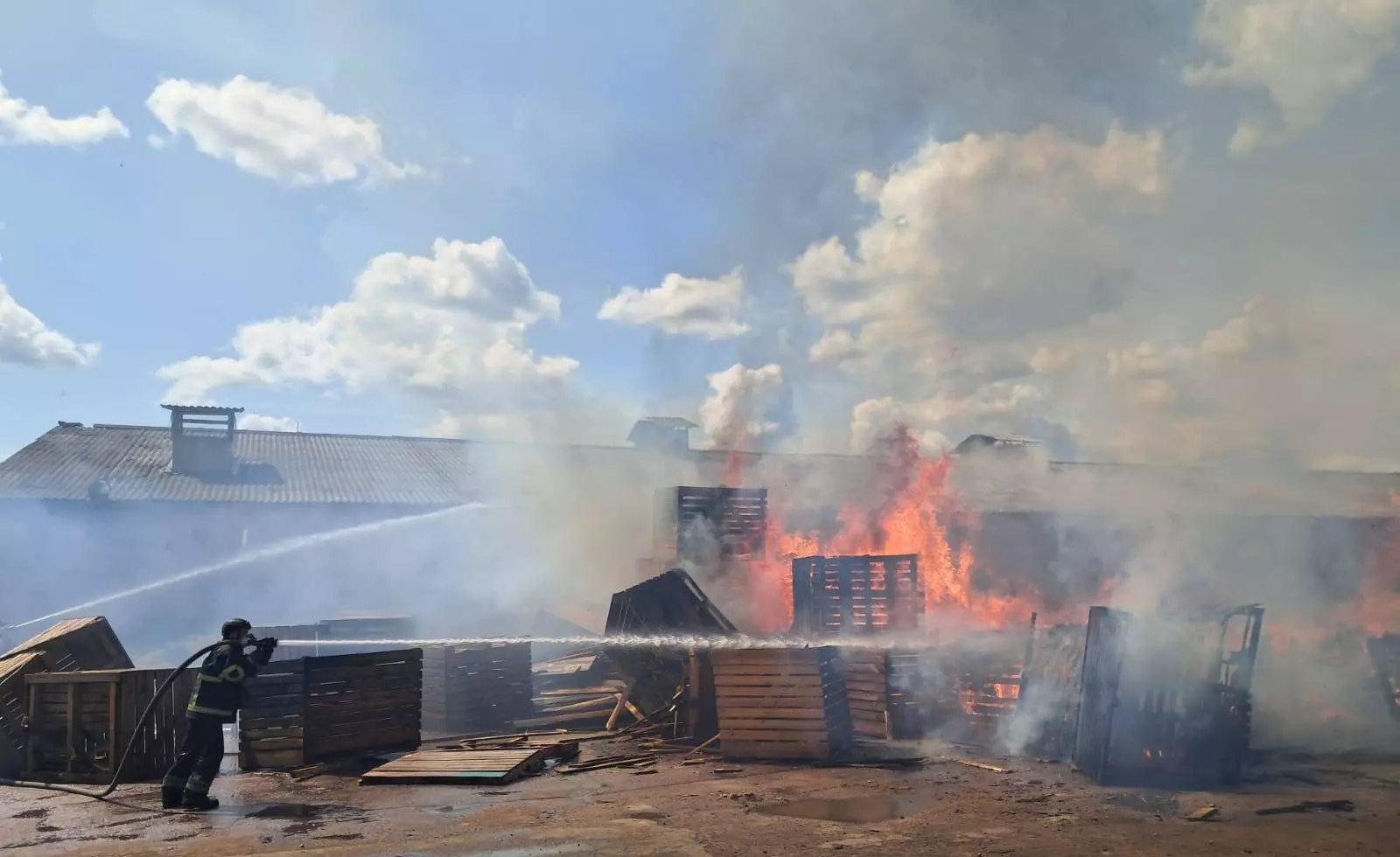 Ukrajinske sile napadle ruske regije z droni FP-1 in 'Rubaka'