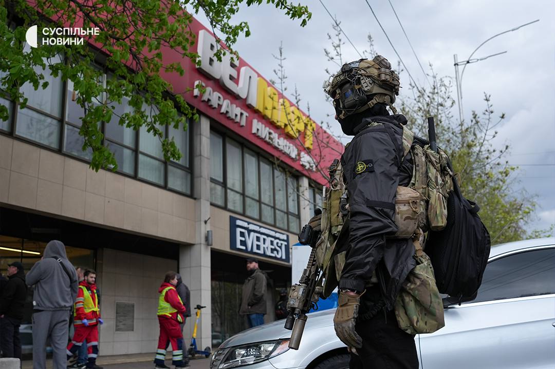 6 людей загинуло, 14 — поранені: хронологія теракту в Києві, що відомо про стрільця (відео)