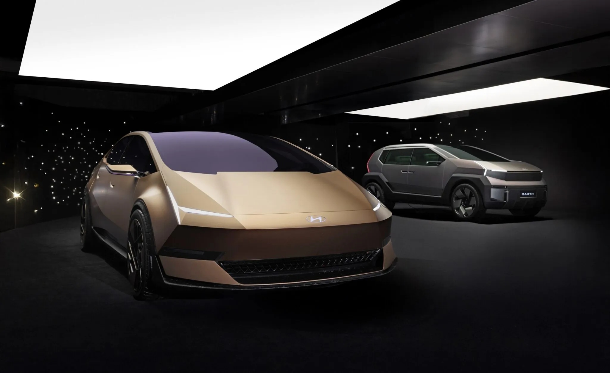 Спортивний седан і брутальний позашляховик: показали нові електрокари Hyundai Ioniq (відео)