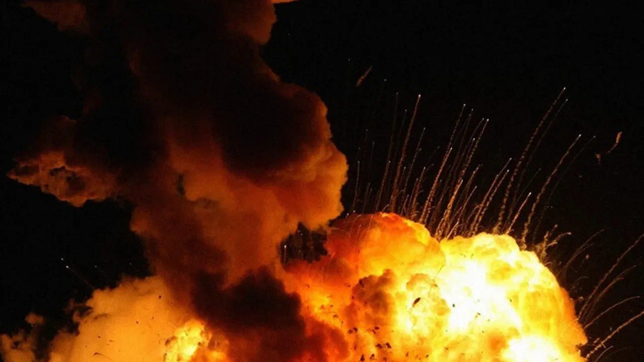 ЗСУ вдарили по хімзаводу, що бере участь у виробництві вибухівки для ЗС РФ (відео)