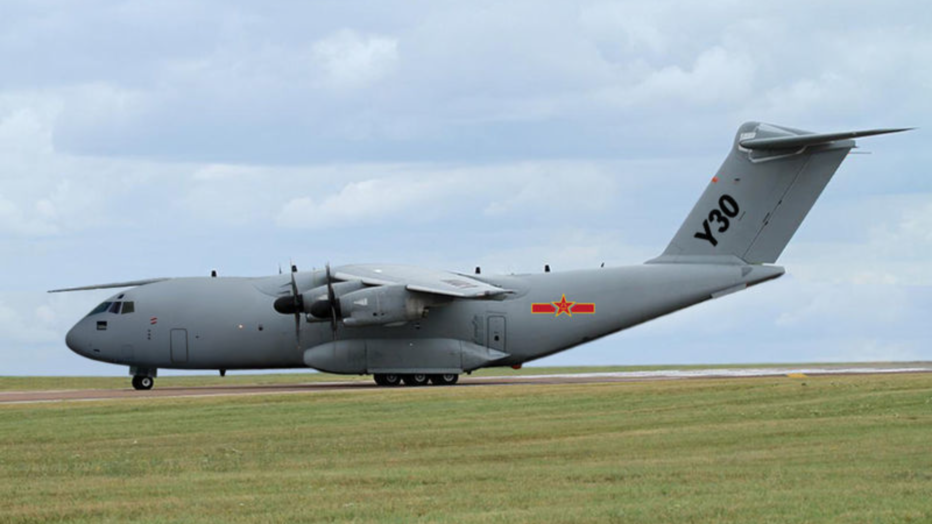 Новий китайський військовий транспортний літак перевершує найкращий у світі аналог зі США (фото)