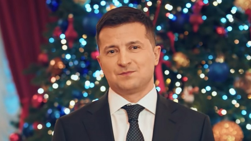 Менее половины украинцев положительно оценили новогоднее поздравление Зеленского, - опрос