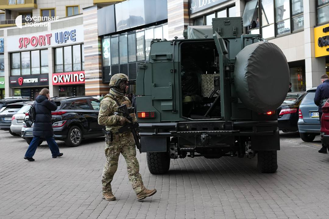 Часто сварився та вів замкнутий спосіб життя: Вигівський розкрив нові деталі про стрільця в Києві