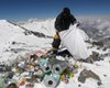 Власти Непала просят альпинистов помочь "почистить" Эверест