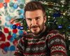 Дэвид Бекхэм дал мастер-класс по упаковке подарков (видео)