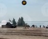 Заблукав: у Тюмені танк РФ ледве не розчавив цивільних на березі озера, — росЗМІ (відео)
