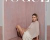 49-летняя Хайди Клум без бюстгальтера украсила обложку Vogue