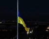 В Киеве из-за непогоды приспустили самый большой флаг Украины