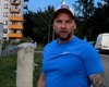 Догнал и махал руками: в Кракове агрессивный мужчина преследовал украинцев (видео)