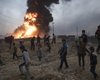 При отходе из Мосула боевики ИГИЛ подожгли 19 нефтяных скважин
