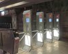 В киевском метрополитене начали устанавливать новые турникеты украинского производства