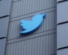 Роскомнадзор ограничивает скорость работы Twitter в РФ из-за "противоправного контента"