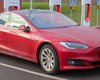 Электромобиль Tesla не смог зарядиться на морозе (видео)
