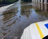 На Киевщине произошел перелив воды из Днепра через дамбу: полиция предупреждает водителей (фото, видео)