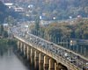 В Киеве частично ограничат движение транспорта по мосту Патона