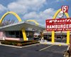 Американскую пару задержали за посещение McDonald"s без одежды