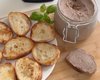 Лучшая намазка для тостов и бутербродов: рецепт паштета из куриной печени за 30 минут