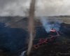 Очень страшное кино. Ученые показали, как из нового исландского вулкана вырывается "пыльный дьявол"