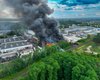 "Вся таблица Менделеева": в Польше второй день горит склад с опасными химикатами (фото)