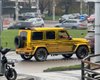 По-богатому: в Украине заметили яркий золотой "Гелендваген" (фото, видео)