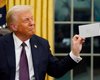 Дональд Трамп неожиданно избавил iPhone от жестких пошлин, введенных против Китая