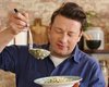 Готовим из карантинных запасов. Джейми Оливер запустил кулинарное шоу для самоизолированных