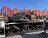 Abrams, Leopard 2A6, T-72: росСМИ показали выставку "трофейной техники ВСУ" в Москве (видео)
