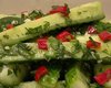 Лучшая закуска к шашлыку: рецепт быстрых маринованных огурцов