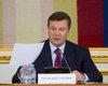 Янукович заставит высших чиновников выучить иностранный язык