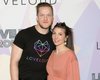 Жена солиста Imagine Dragons подала на развод после 12 лет брака
